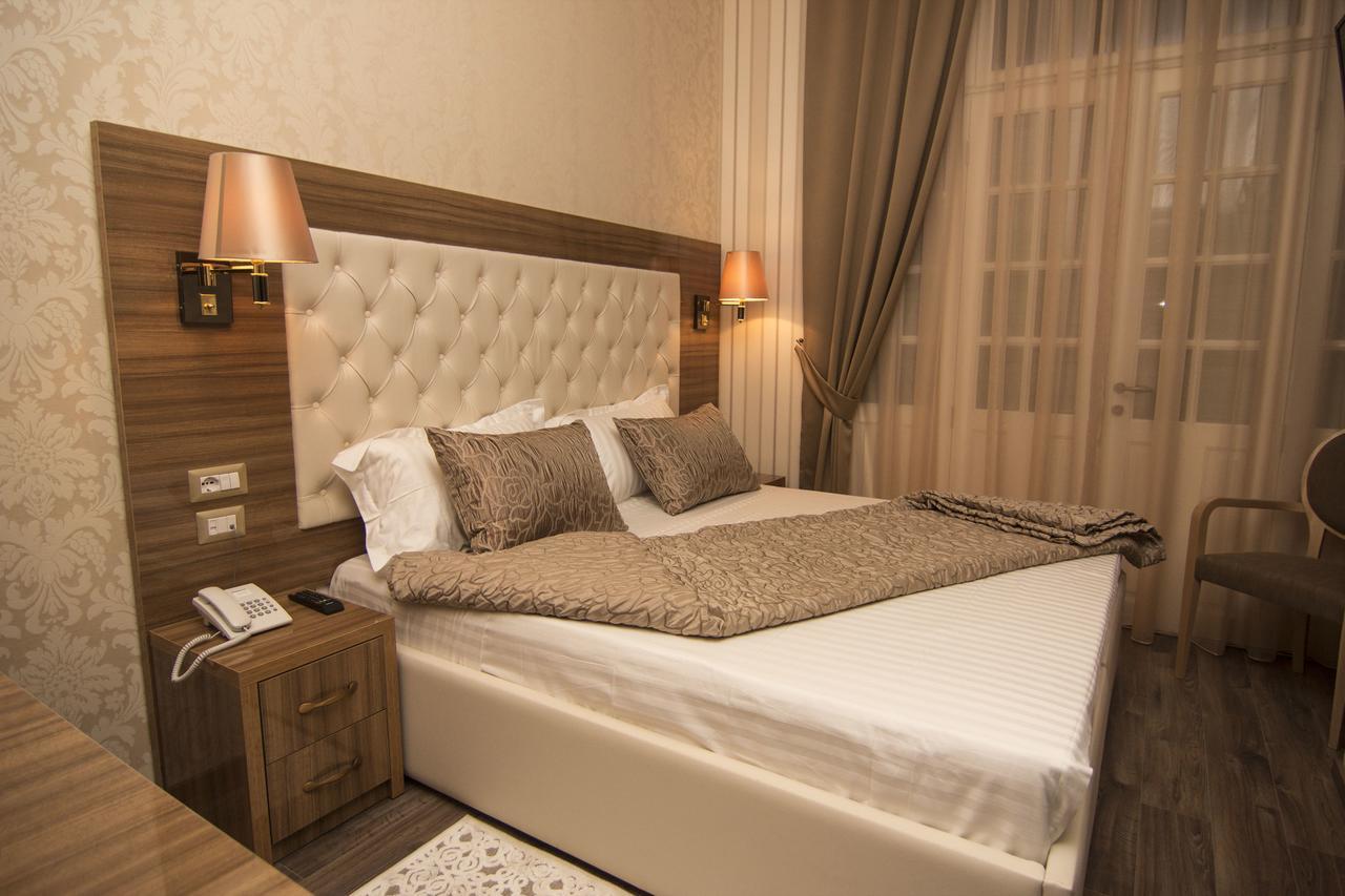Hotel Boutique Restaurant Gloria Tiranë Luaran gambar