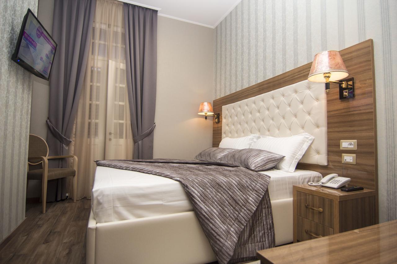Hotel Boutique Restaurant Gloria Tiranë Luaran gambar