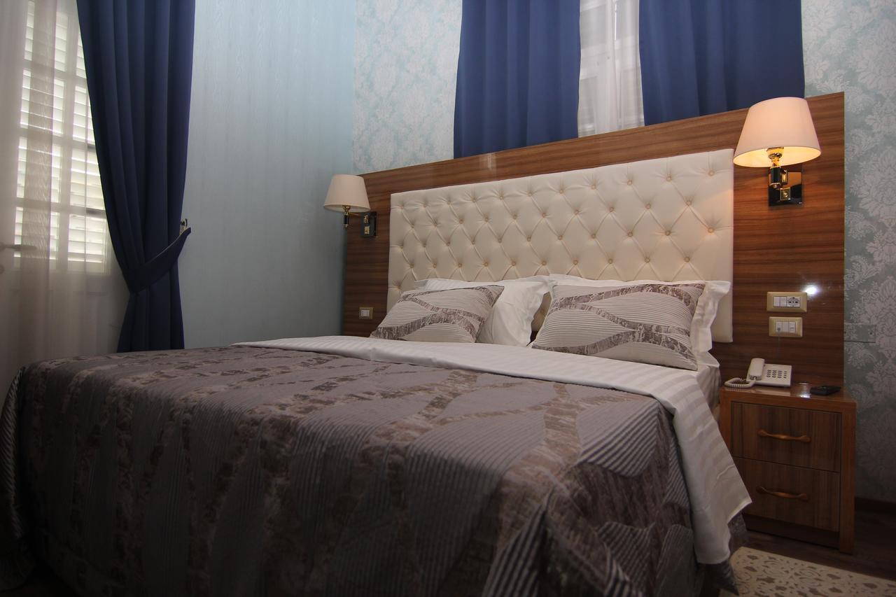 Hotel Boutique Restaurant Gloria Tiranë Luaran gambar