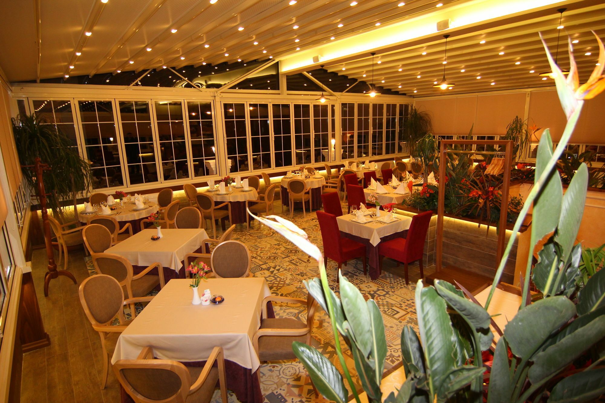 Hotel Boutique Restaurant Gloria Tiranë Luaran gambar